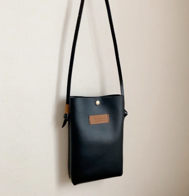 身柄におでかけ　leatherお散歩ポシェット